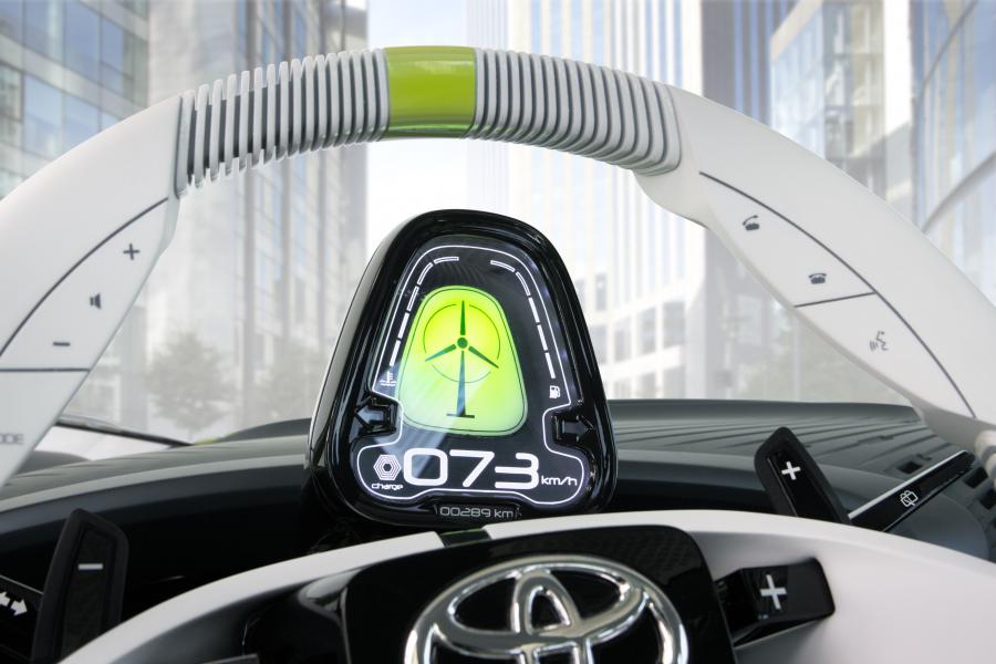 Детали интерьера Toyota FT-CH Concept 2010 года  (фото 16 из 38)